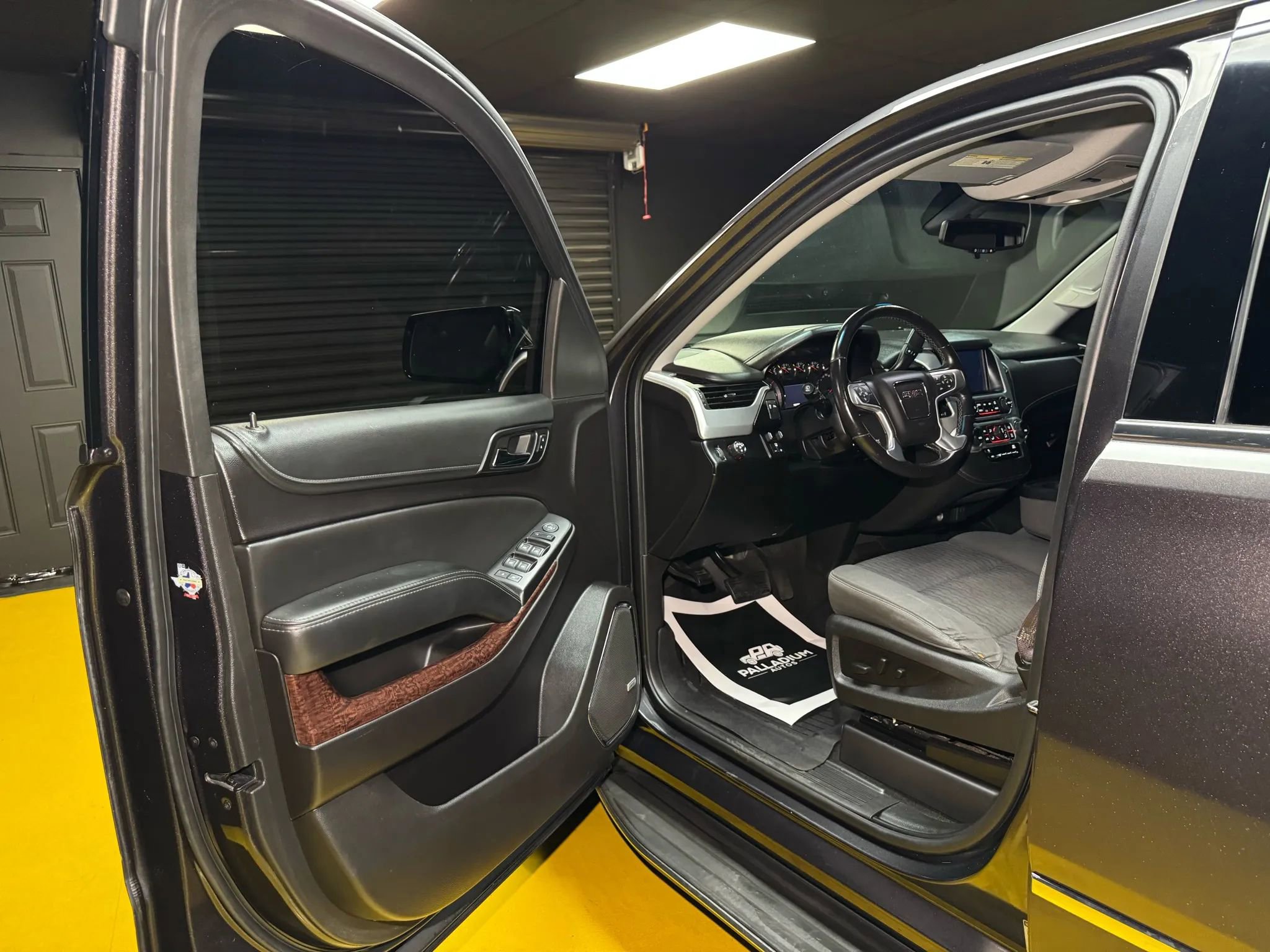 Used 2016 GMC Yukon SLE w/ HD Trailering Package image 35