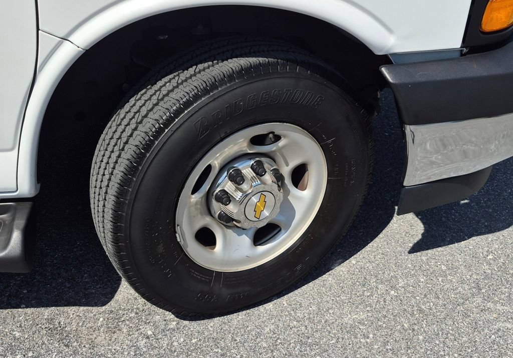 Used 2025 Chevrolet Express 3500 LT w/ LT Preferred Equipment Group RWD image 51
