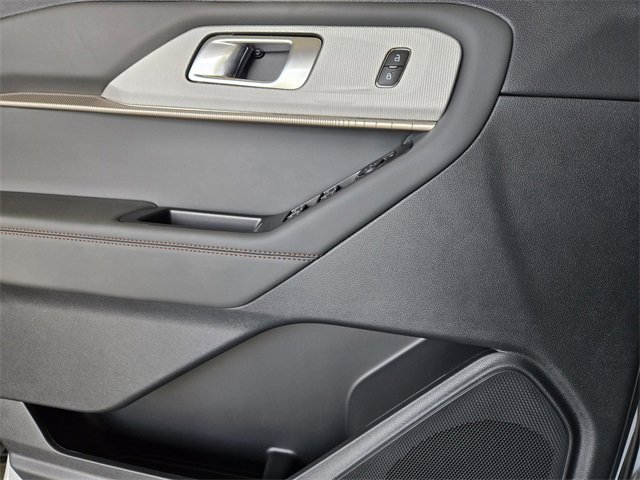 New 2025 Ford Explorer Active w/ Active Comfort Package image 17