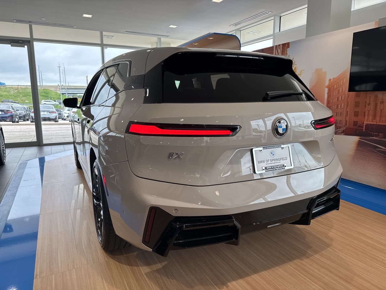 New 2026 BMW iX xDrive45 w/ M Sport Package AWD/4WD image 6