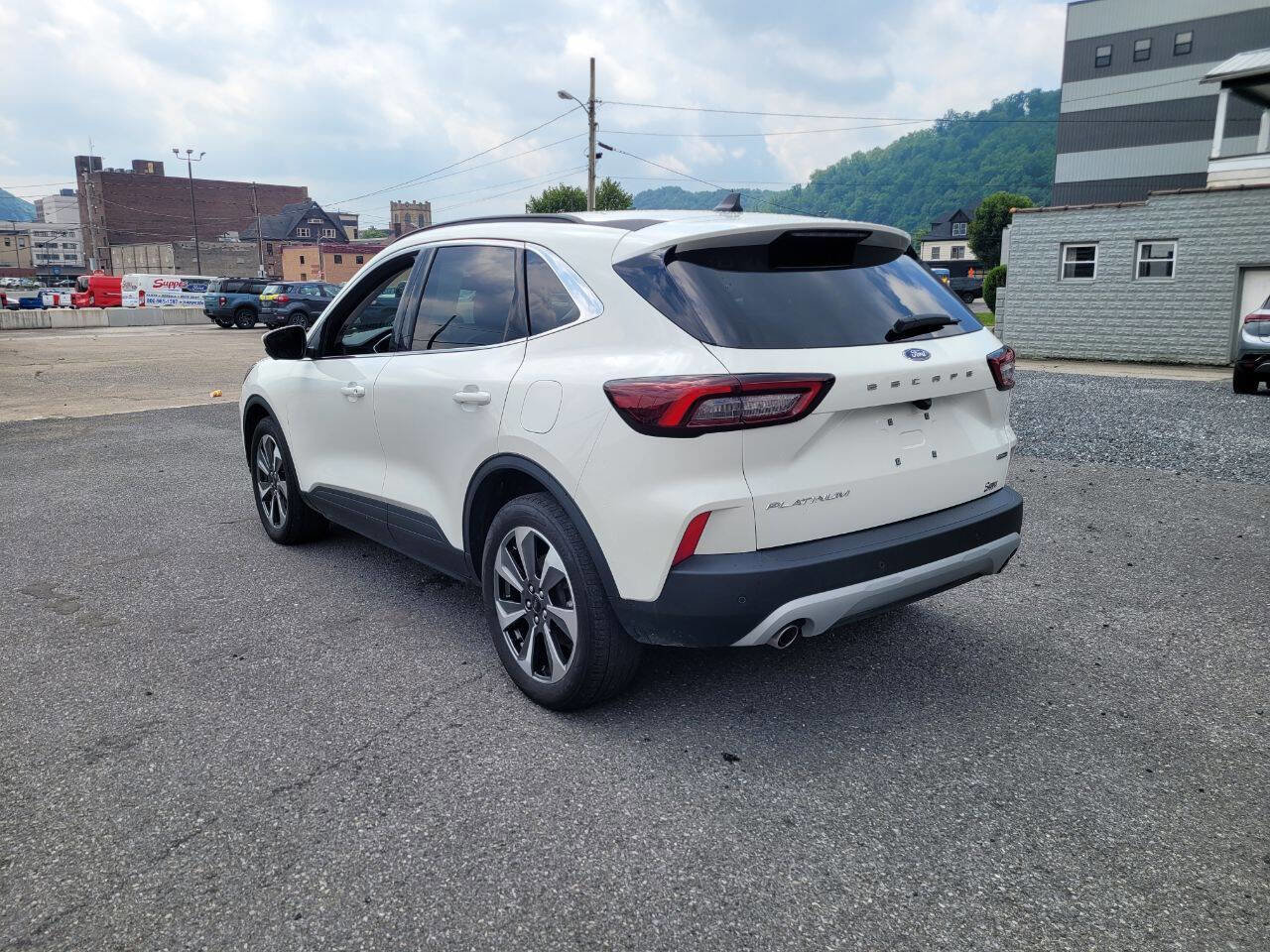 Used 2023 Ford Escape Platinum image 6