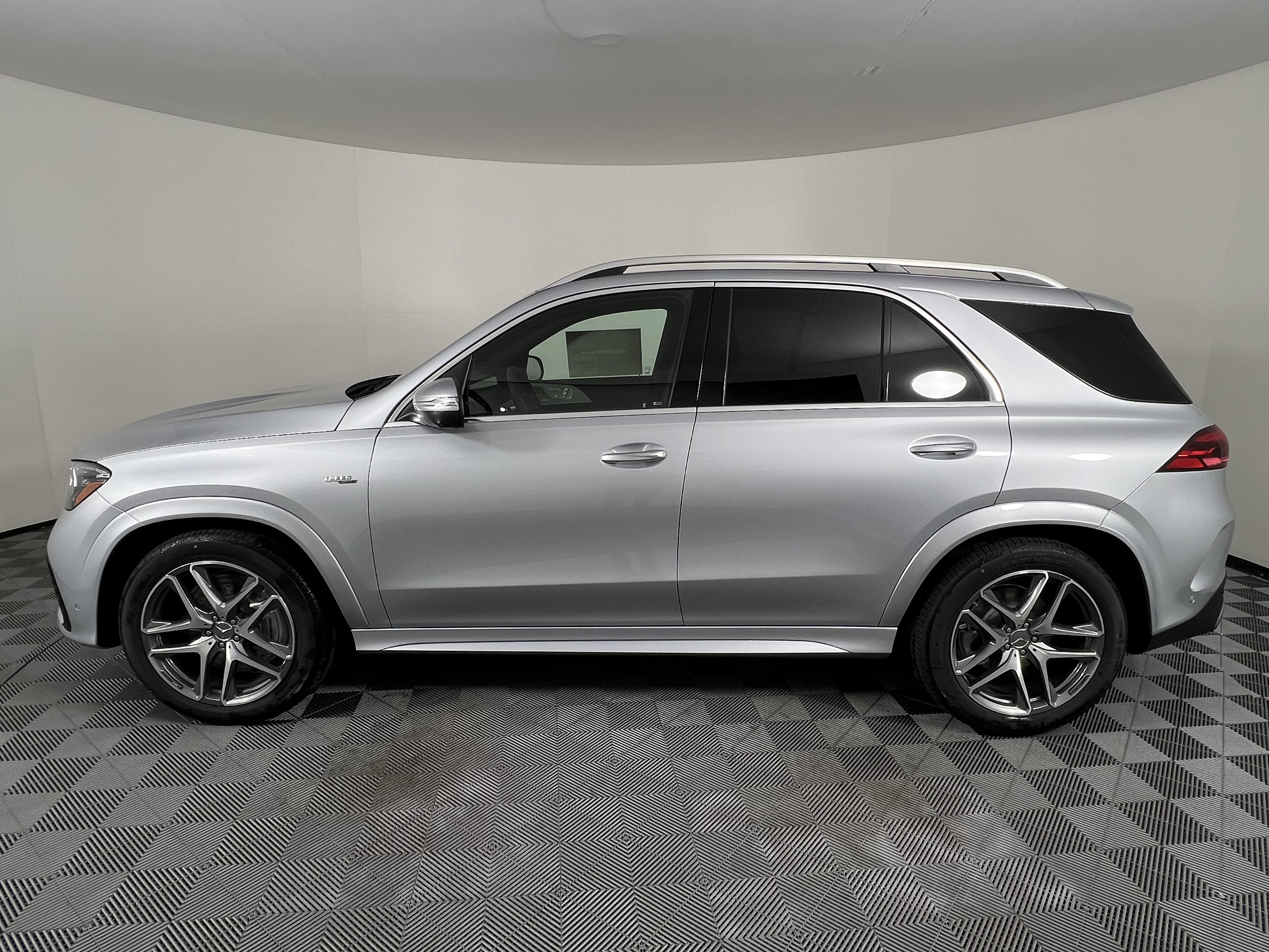Used 2025 Mercedes-Benz GLE 53 AMG 4MATIC image 9