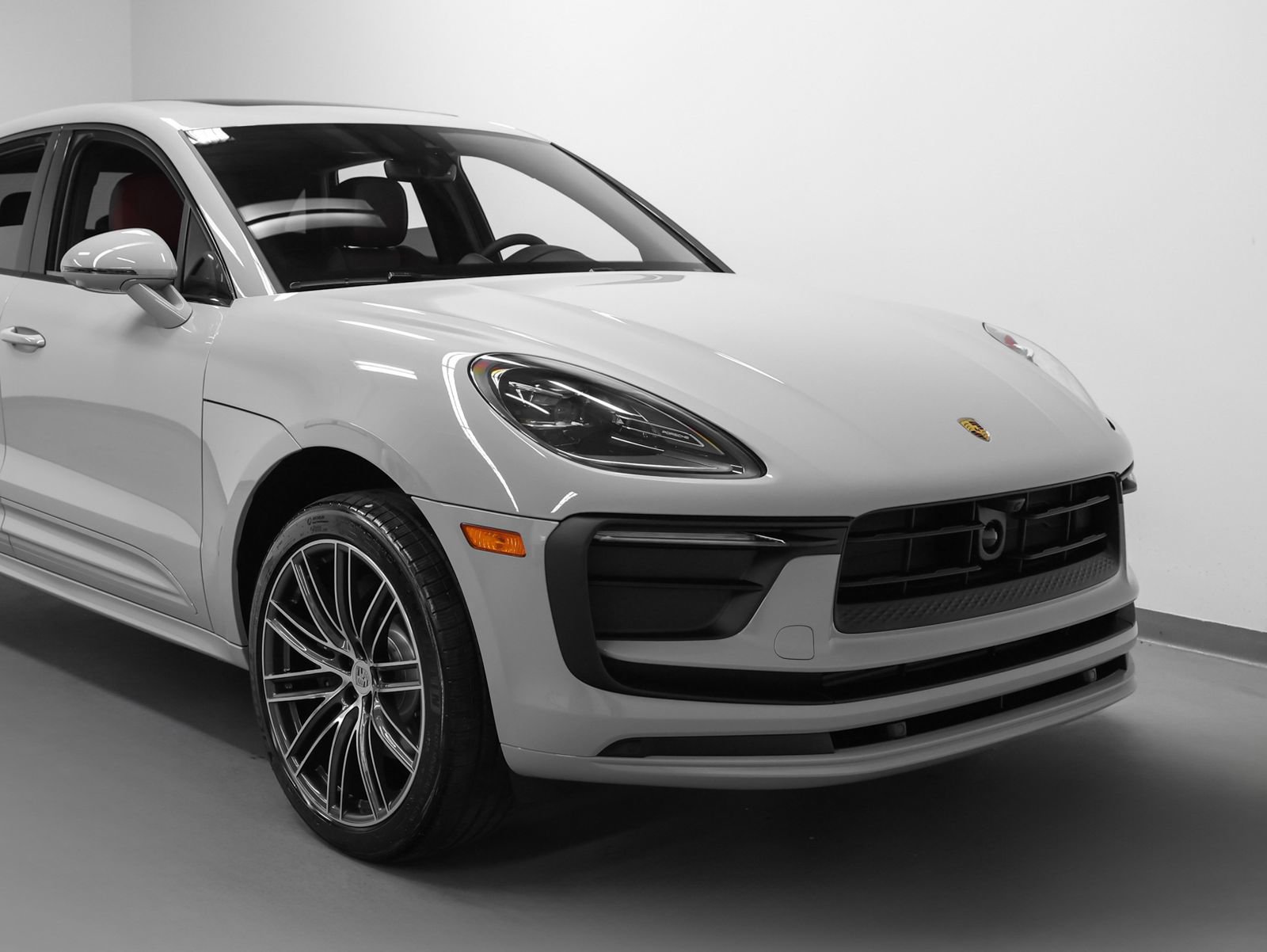 New 2026 Porsche Macan image 9