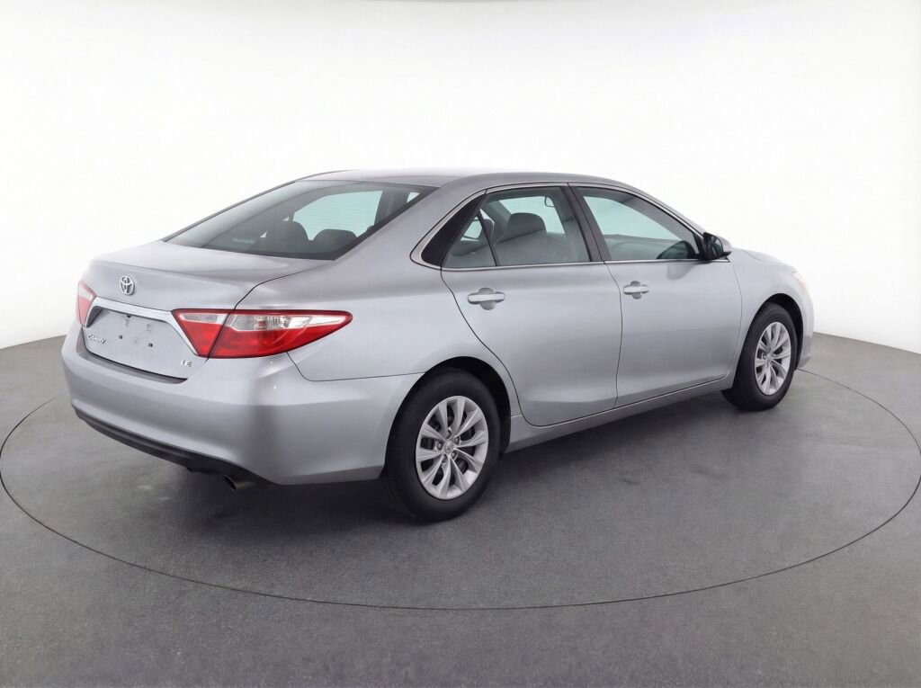 Used 2017 Toyota Camry LE image 37