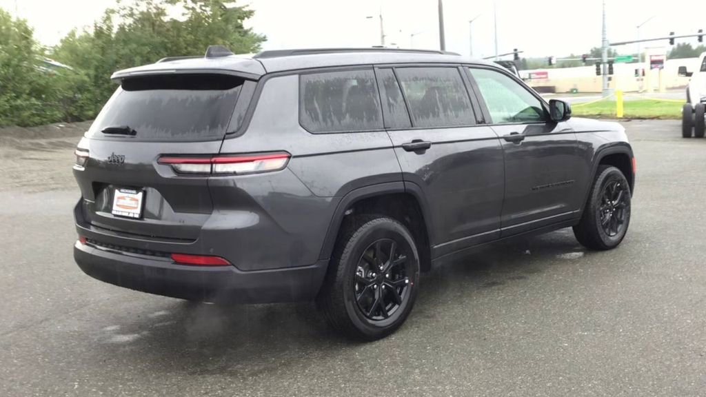 New 2025 Jeep Grand Cherokee L Laredo w/ Trailer Tow Package image 8