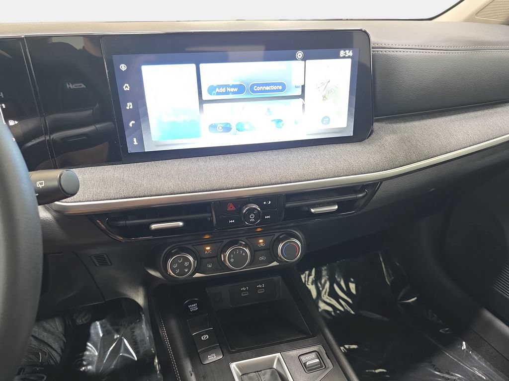 Used 2025 Nissan Kicks SV AWD/4WD image 20