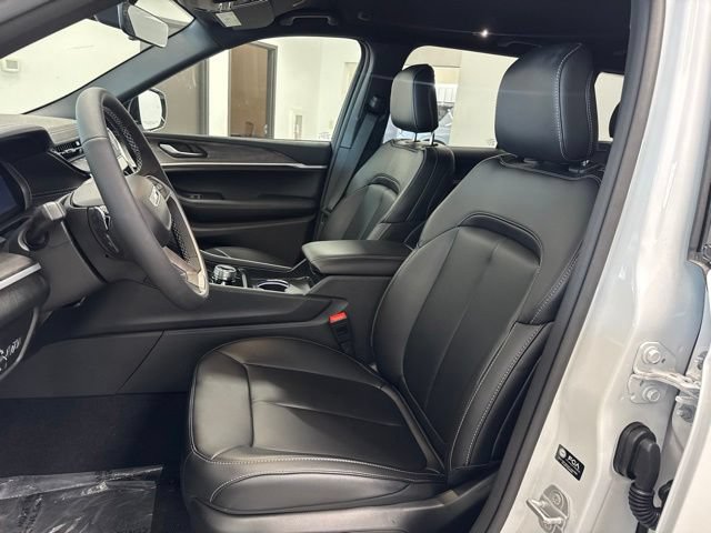 New 2026 Jeep Grand Cherokee Limited AWD/4WD image 14