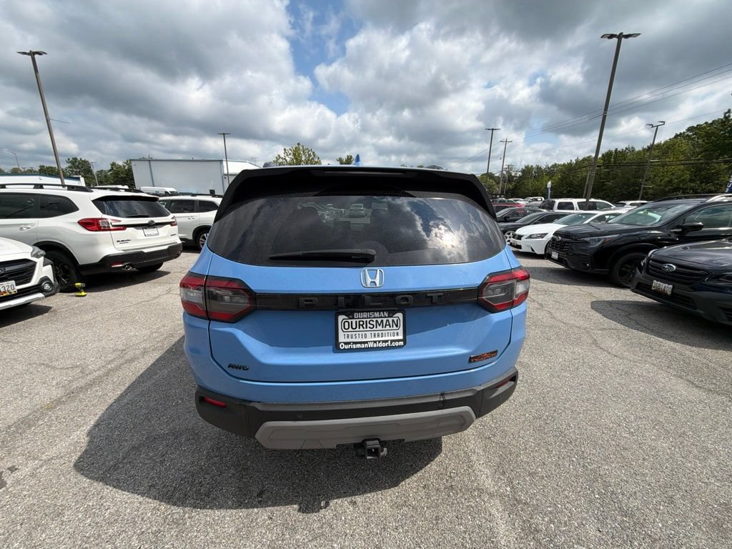 Used 2024 Honda Pilot TrailSport image 4