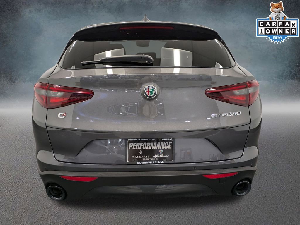 Used 2023 Alfa Romeo Stelvio Sprint image 5