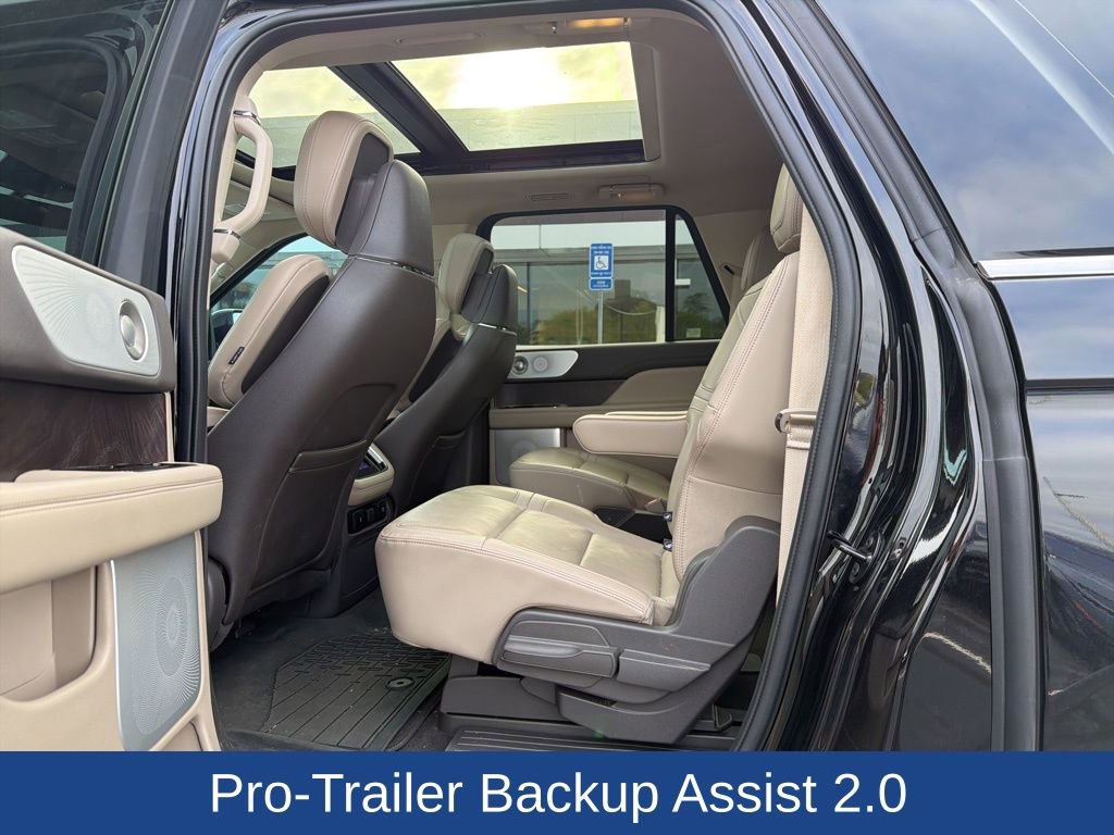 Used 2023 Lincoln Navigator L Reserve AWD/4WD image 11