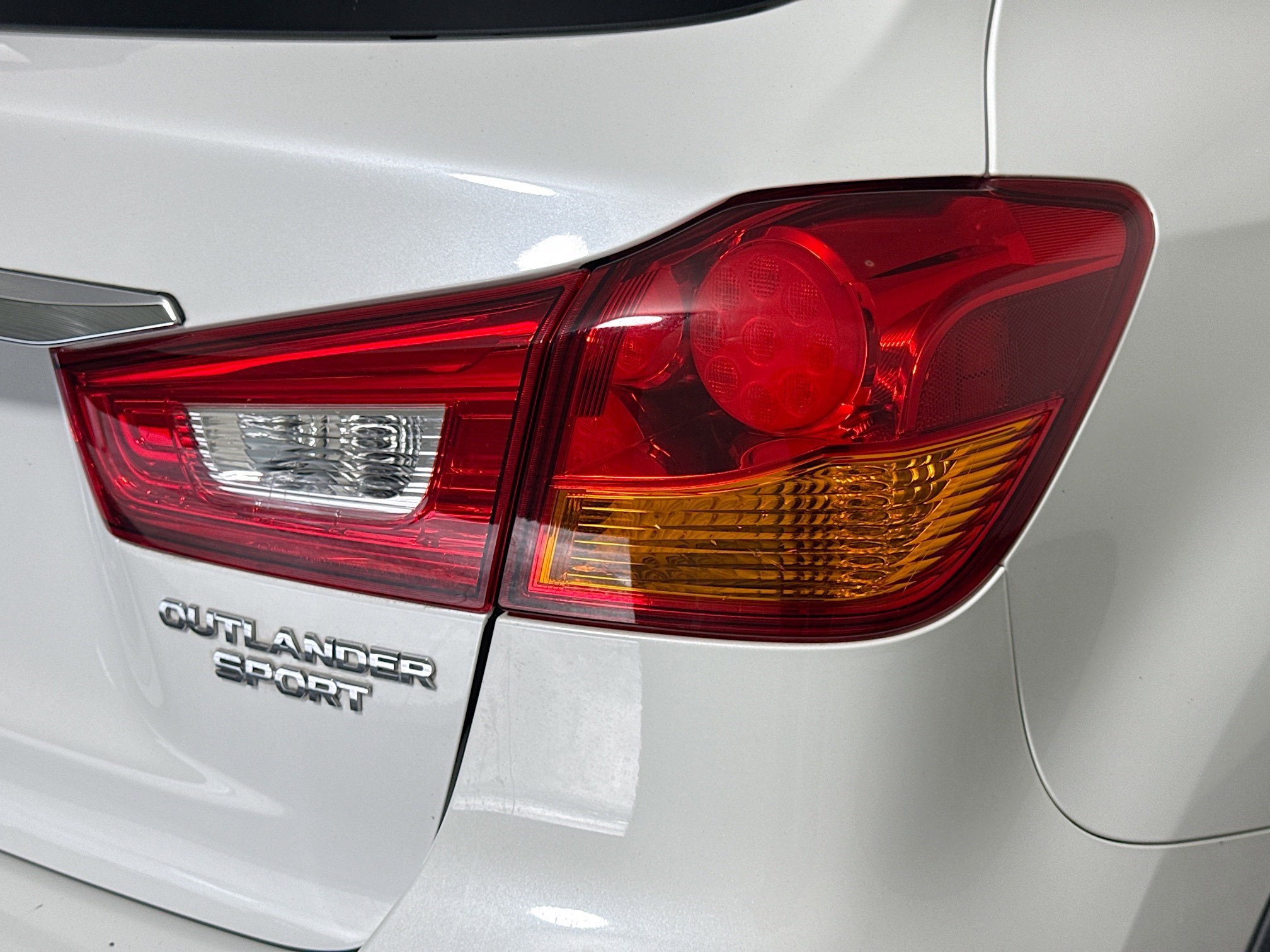 Used 2018 Mitsubishi Outlander Sport ES FWD image 33