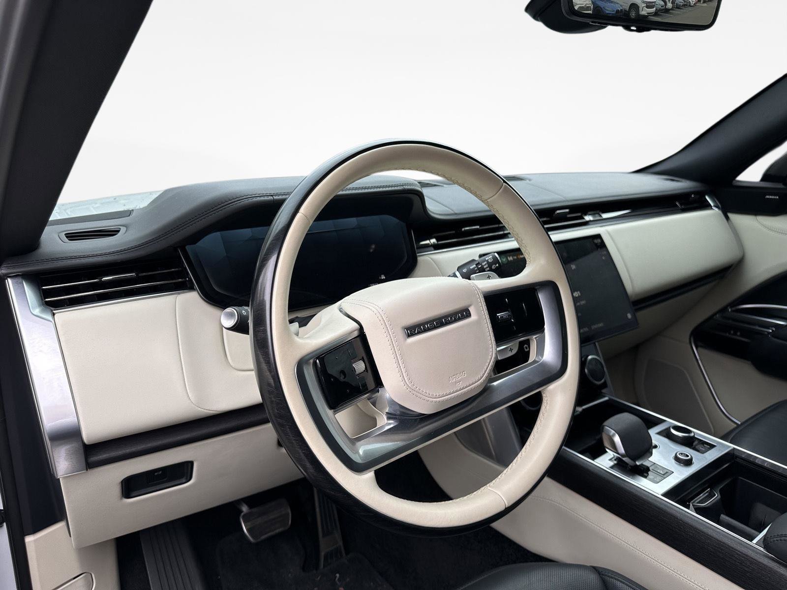 Used 2023 Land Rover Range Rover SE image 9