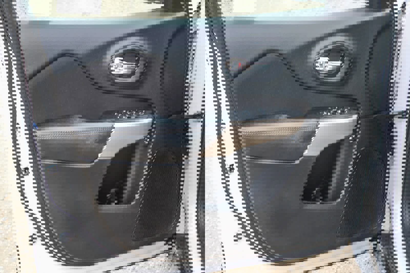 Used 2018 Jeep Cherokee Latitude image 19