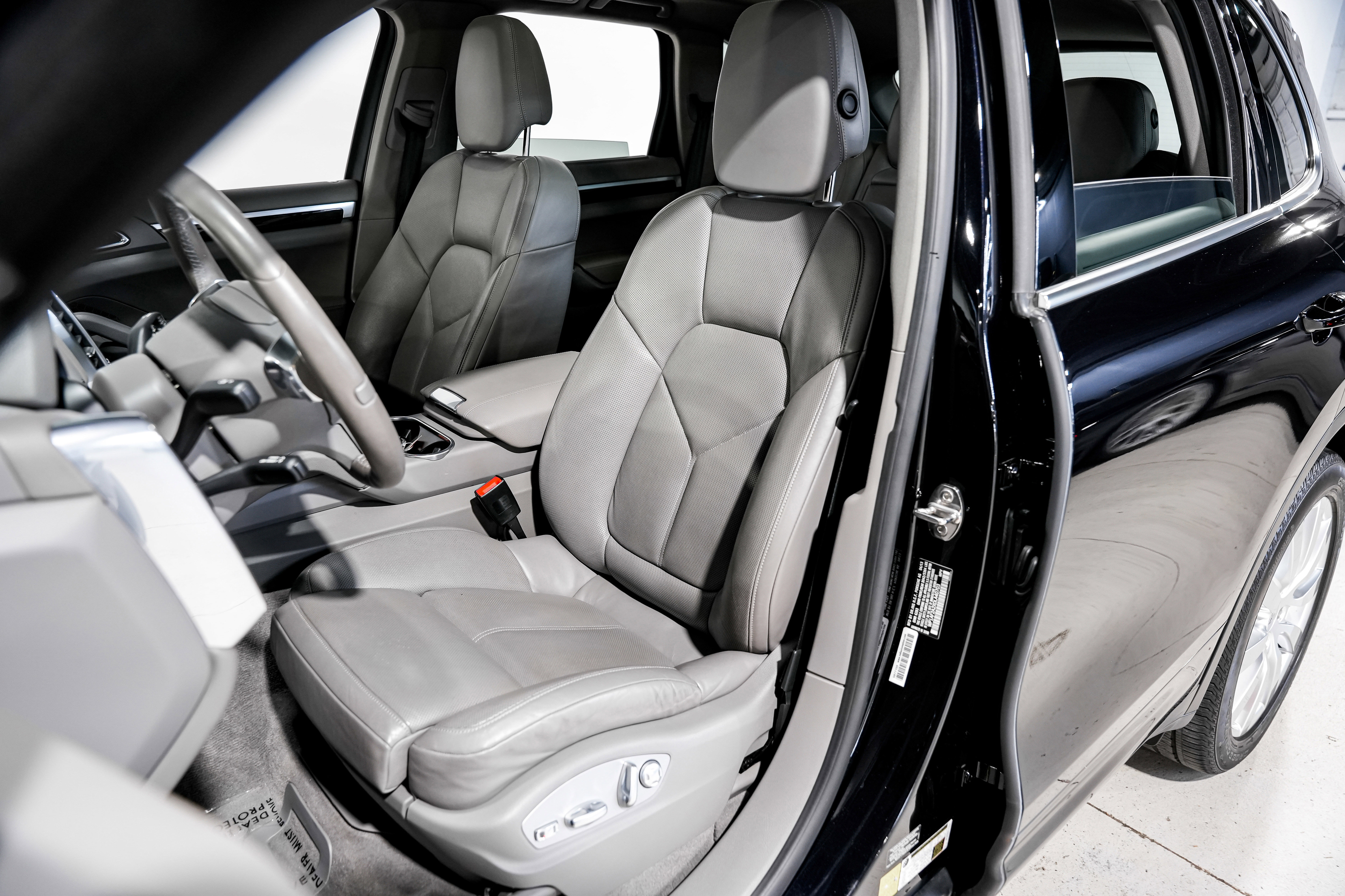 Used 2013 Porsche Cayenne Diesel image 21