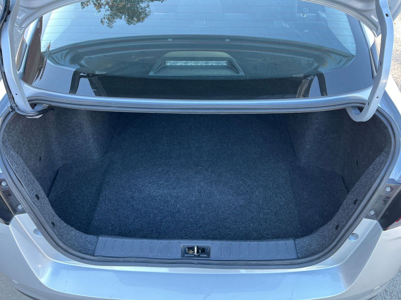 Used 2025 Nissan Versa SV image 29