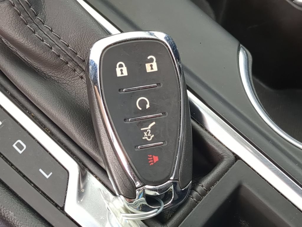 Used 2020 Chevrolet Equinox LT w/ Driver Convenience Package FWD image 39