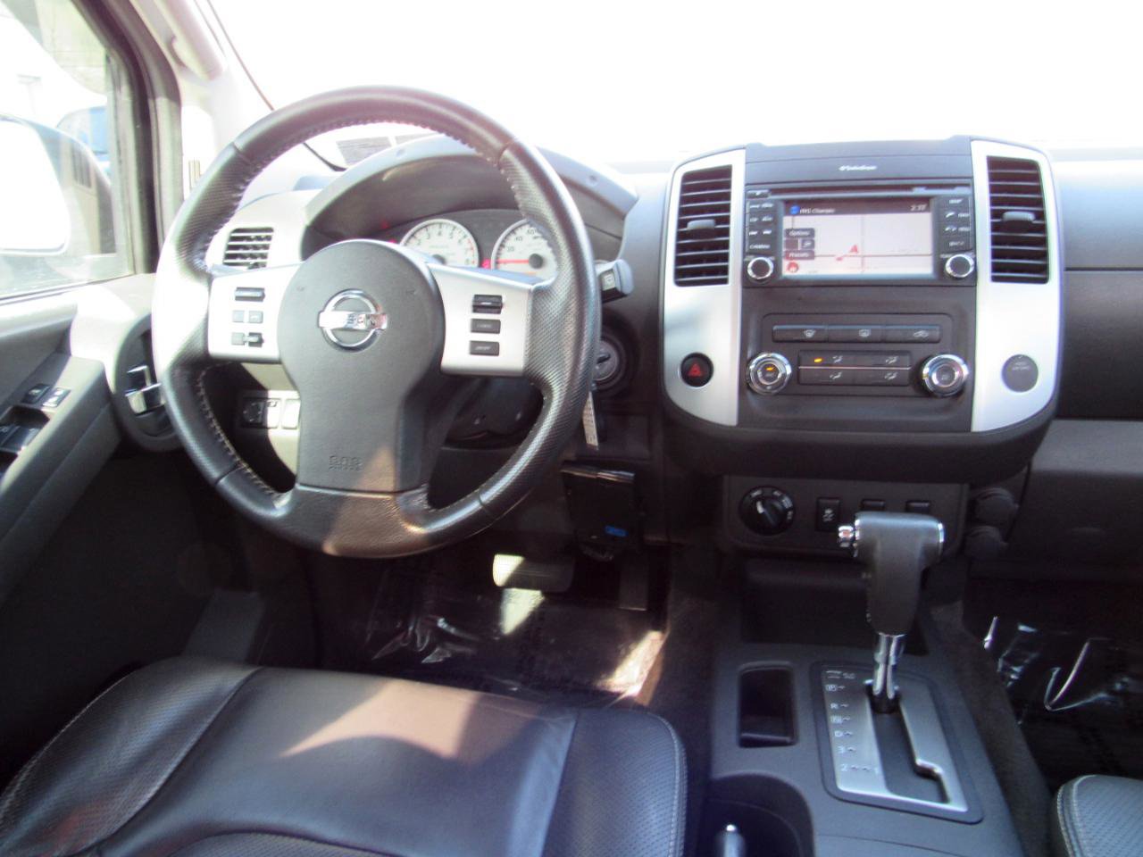 Used 2013 Nissan Xterra PRO-4X w/ Pro-4x Leather Pkg AWD/4WD image 8