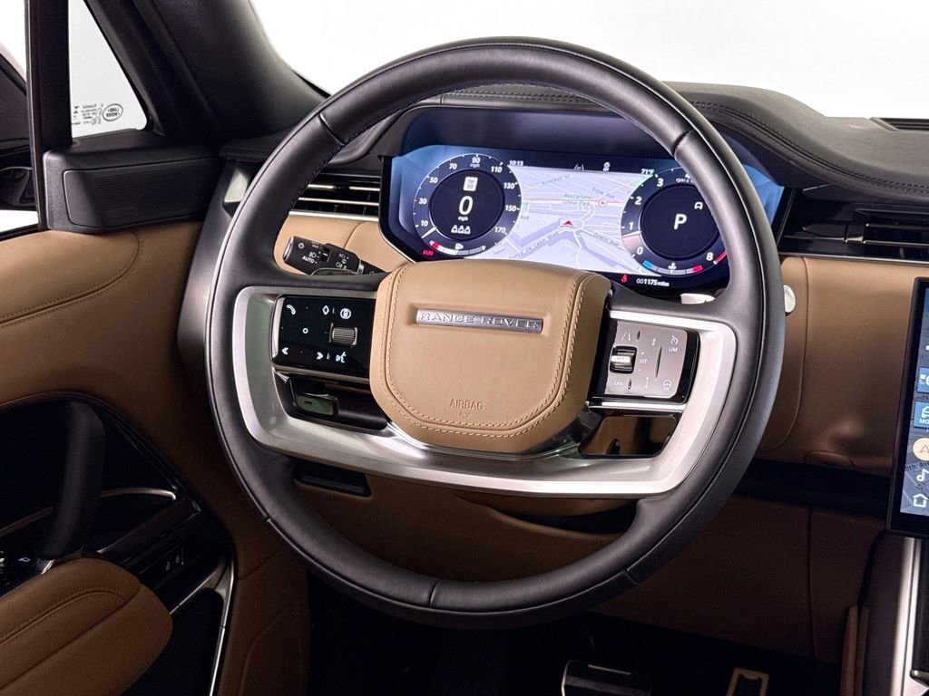 Used 2025 Land Rover Range Rover SE AWD/4WD image 19