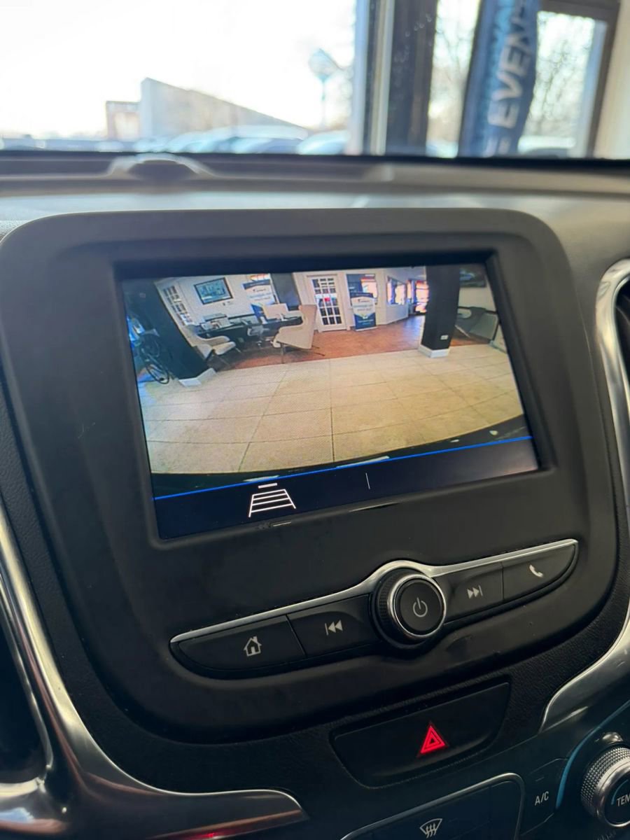 Used 2021 Chevrolet Equinox LT image 24