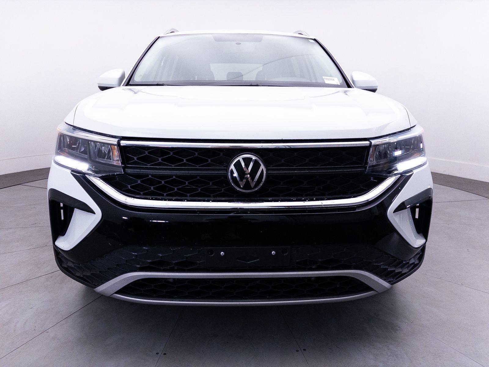 Used 2022 Volkswagen Taos SE FWD image 11