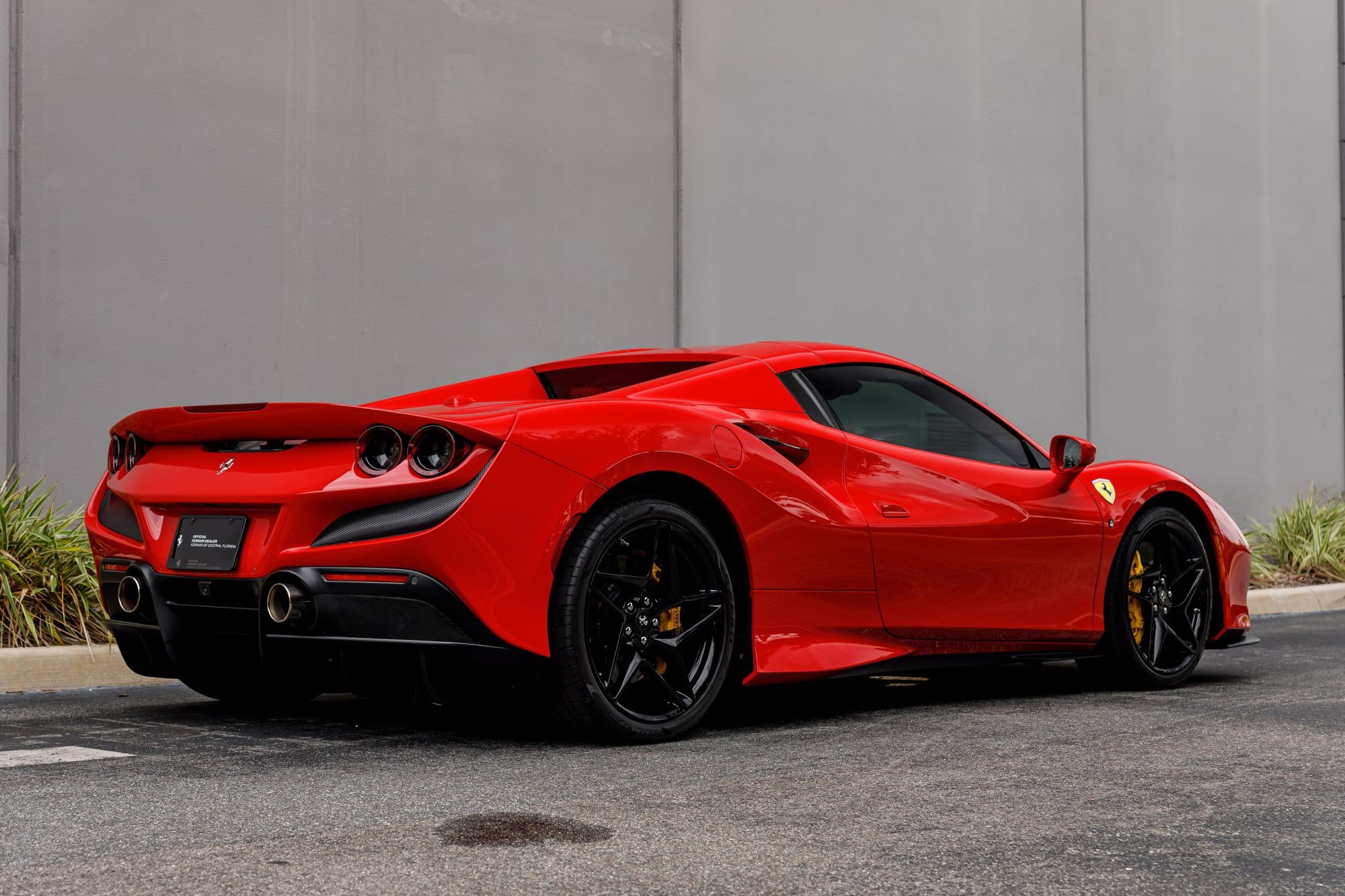 Used 2022 Ferrari F8 Tributo RWD image 40