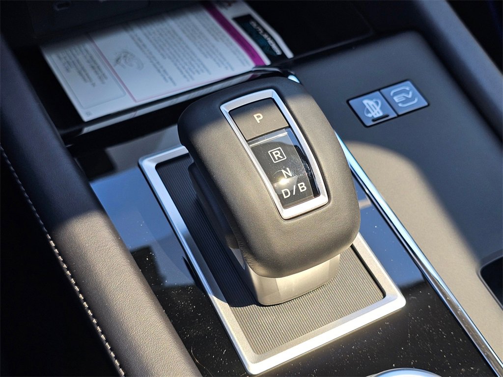 New 2025 Mitsubishi Outlander SE image 15