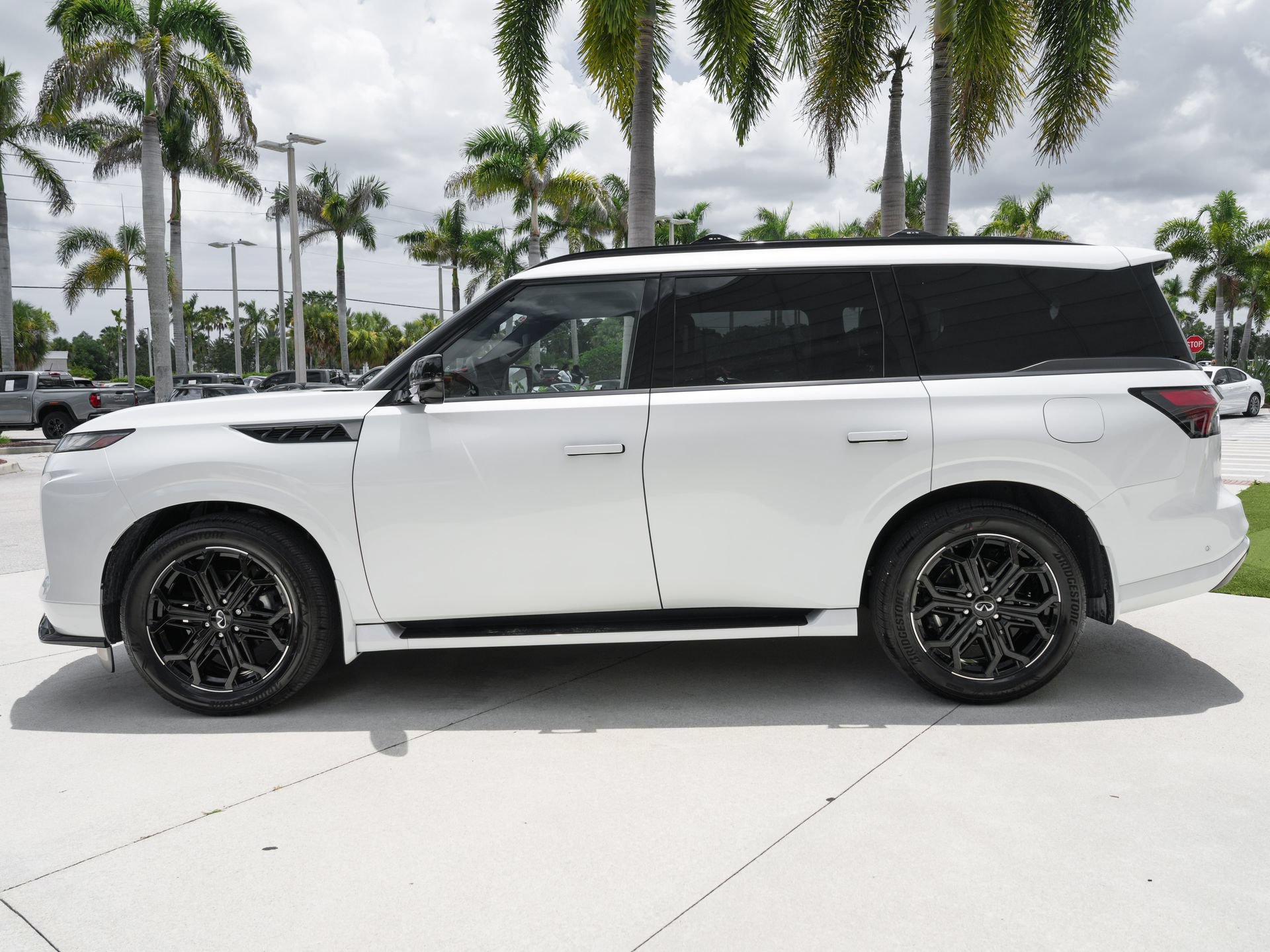 Certified 2026 INFINITI QX80 4WD w/ Sport Exterior Package image 21