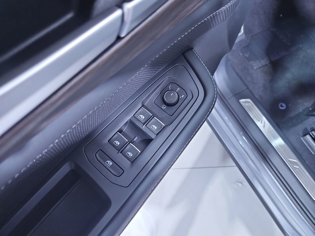 New 2026 Volkswagen Atlas SEL Premium R-Line image 11