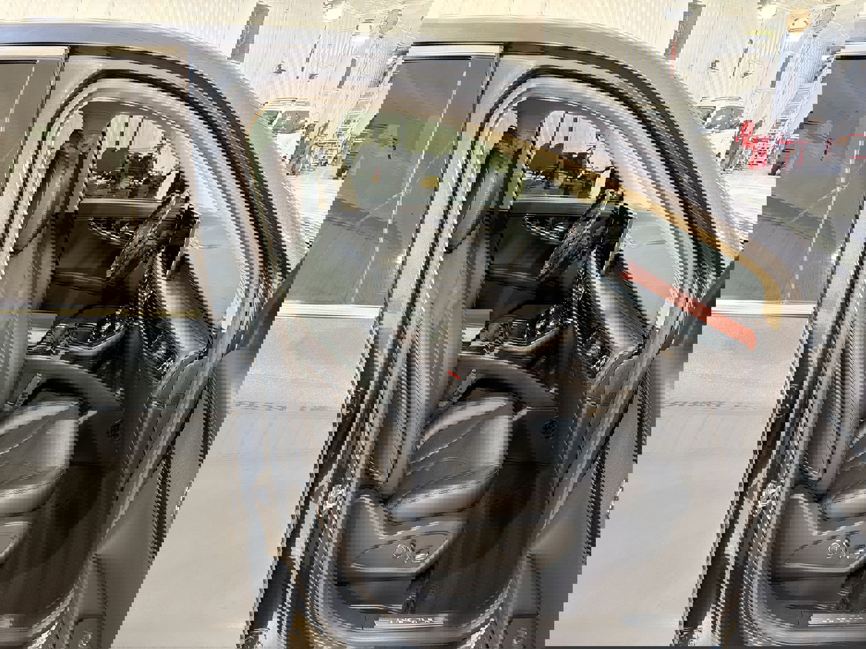 Used 2022 Lincoln Nautilus Reserve image 29