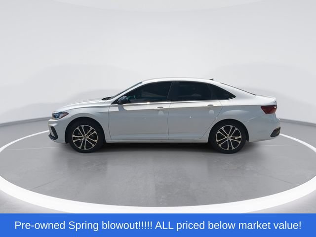 Used 2025 Volkswagen Jetta Sport FWD image 5