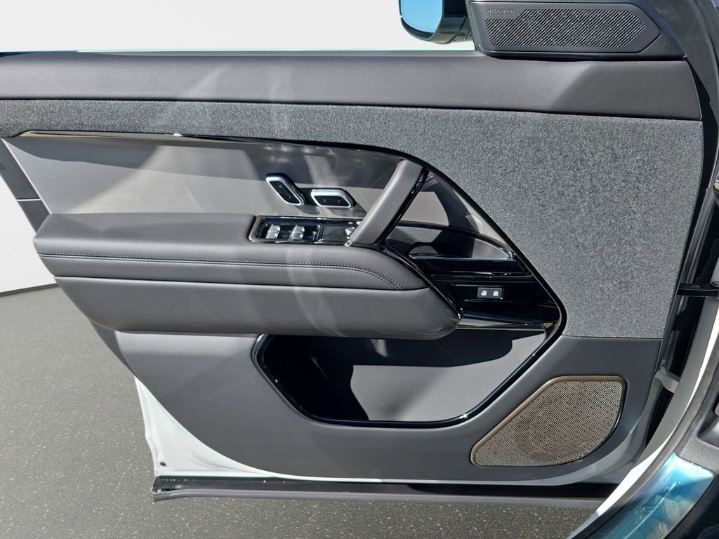 New 2026 Land Rover Range Rover Sport Dynamic SE AWD/4WD image 28