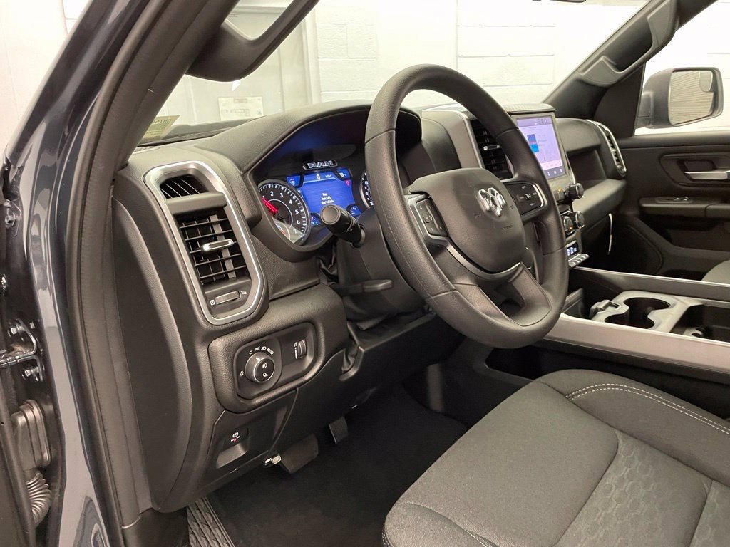 New 2026 RAM 1500 Express AWD/4WD image 16