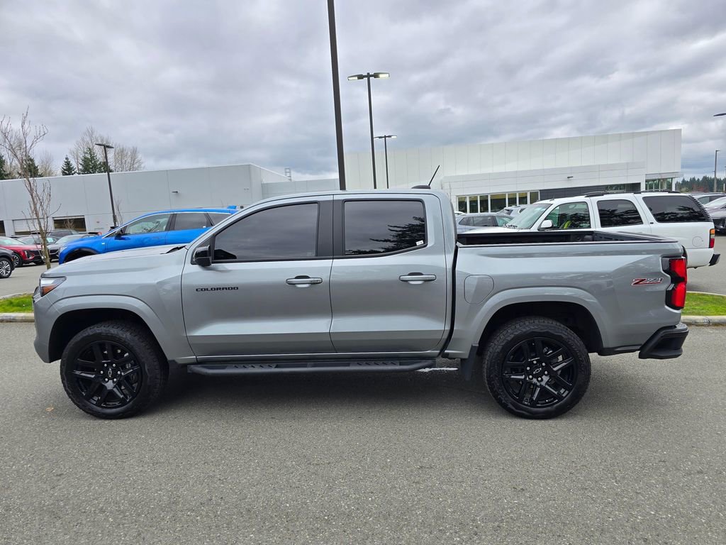 Used 2025 Chevrolet Colorado Z71 w/ Technology Package image 2