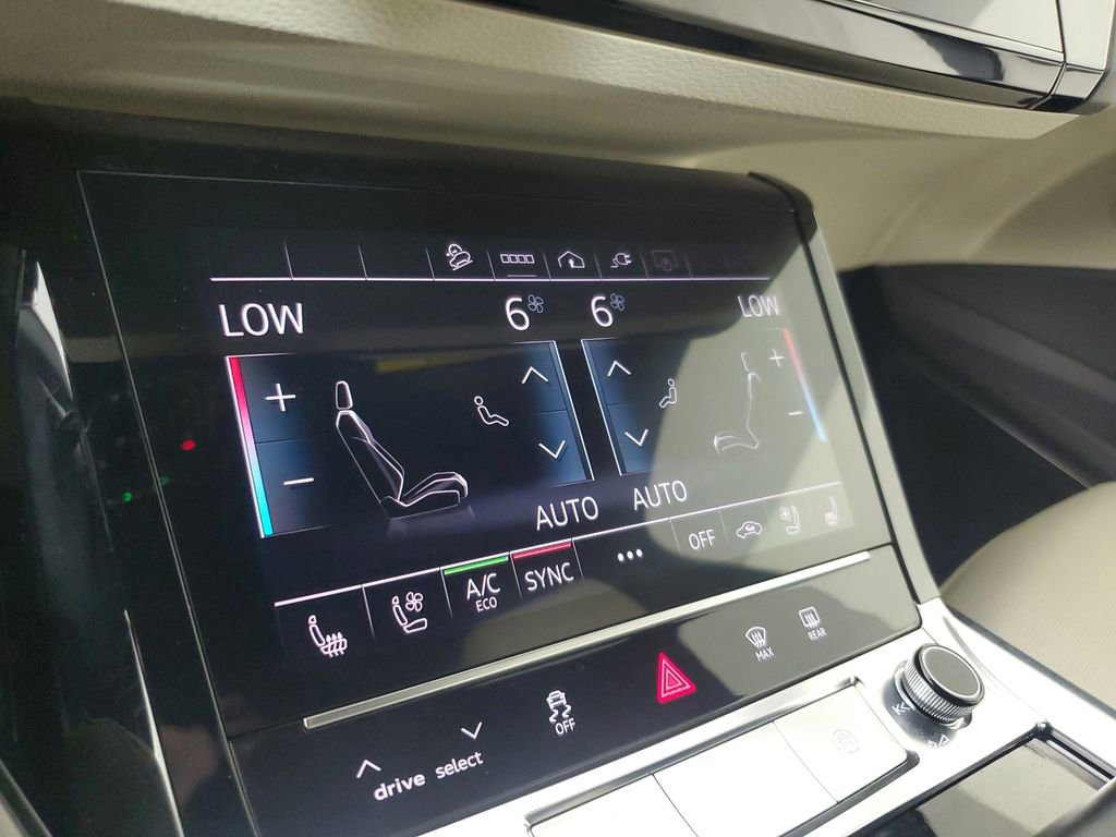 Used 2024 Audi Q8 e-tron Premium Plus w/ Premium Plus Package image 29