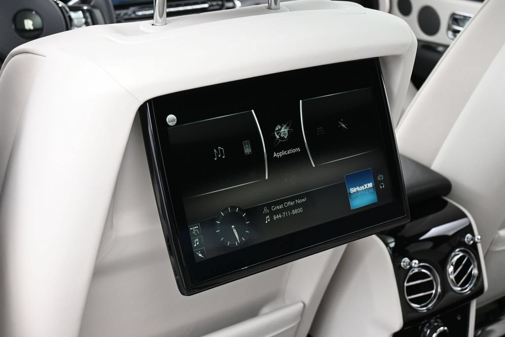 Certified 2022 Rolls-Royce Cullinan w/ Dark Exterior Package AWD/4WD image 27