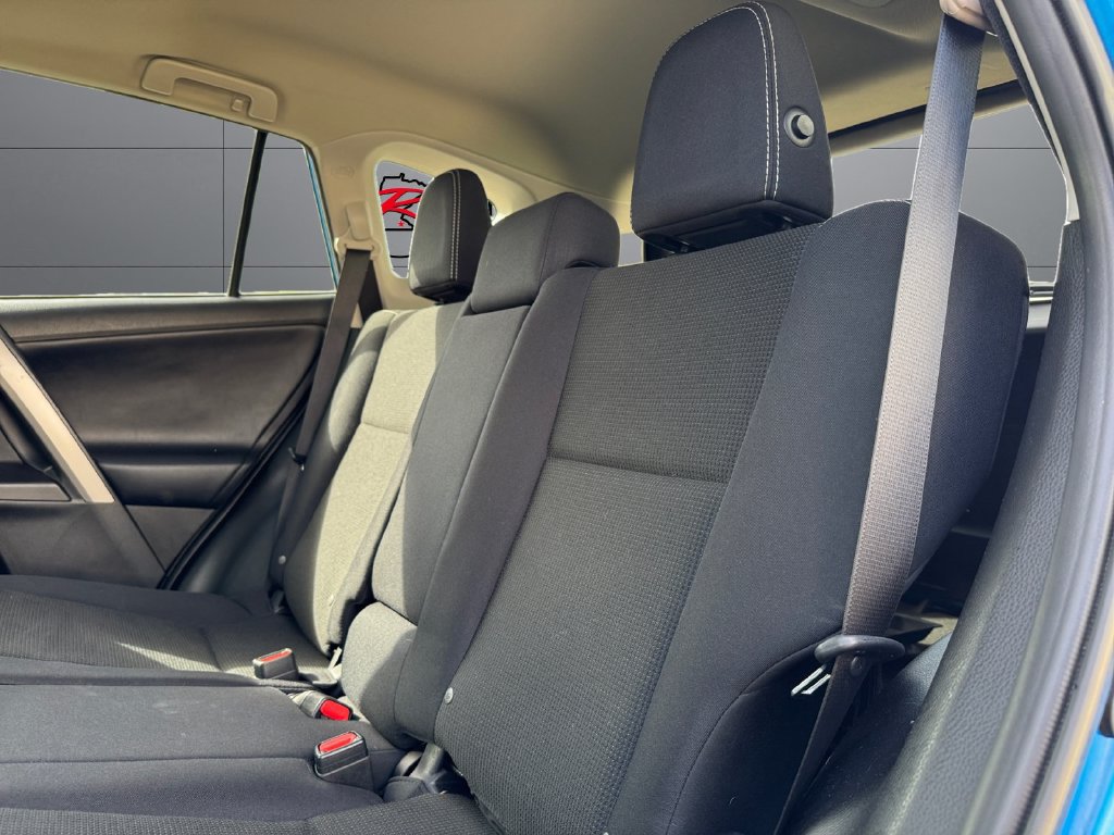 Certified 2018 Toyota RAV4 XLE AWD/4WD image 18