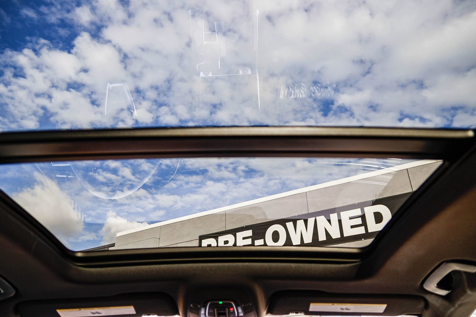 Certified 2025 Audi Q8 Premium w/ Black Optic Package image 18