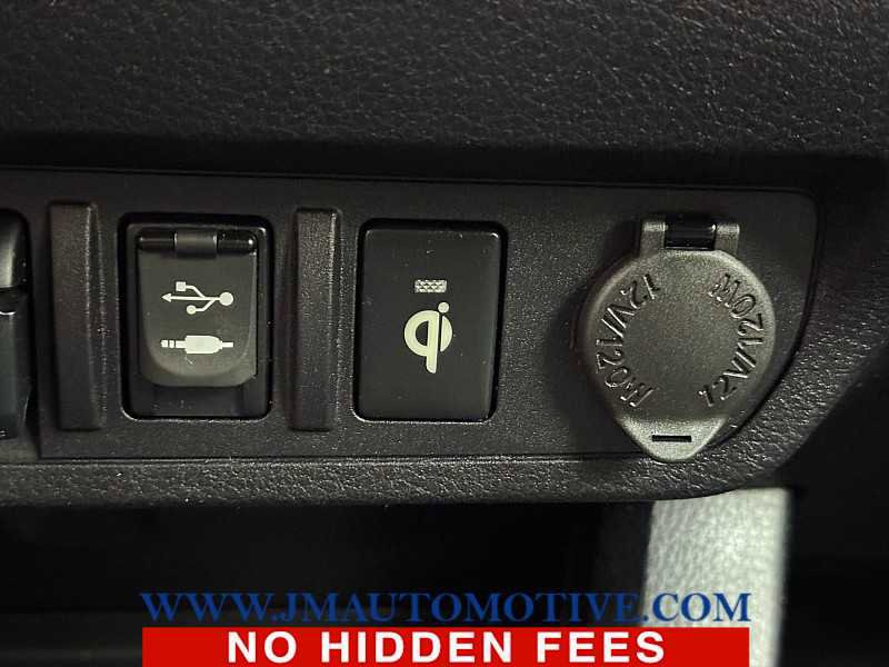 Used 2018 Toyota Tacoma Limited AWD/4WD image 39