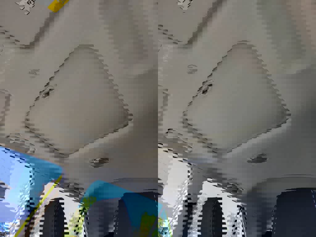 Used 2023 Hyundai Venue SEL FWD image 19