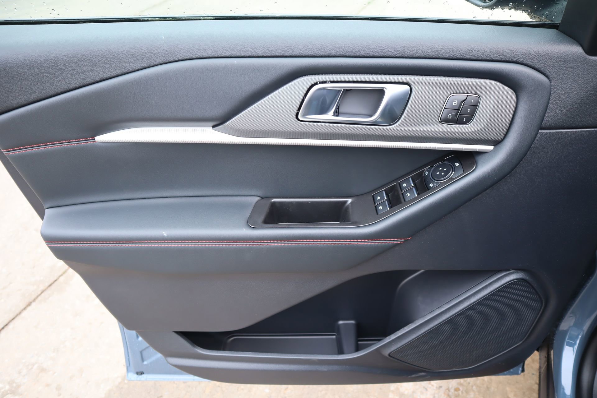New 2026 Ford Explorer ST-Line w/ ST-Line Street Pack RWD image 19