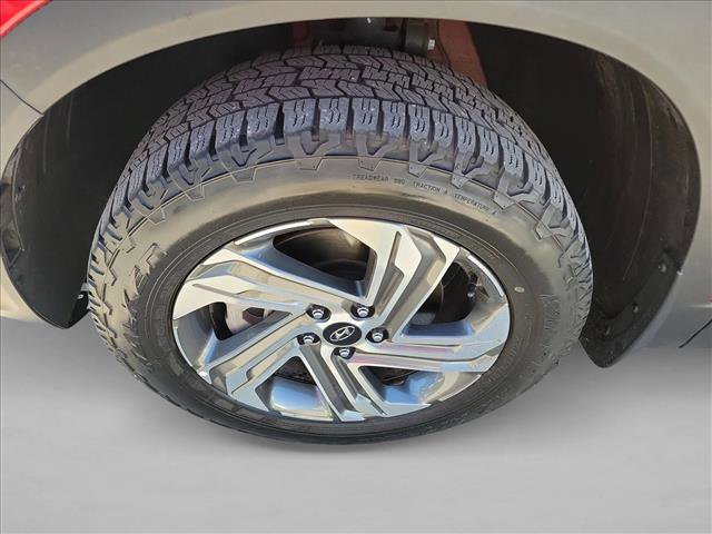 Used 2023 Hyundai Santa Fe SE image 9