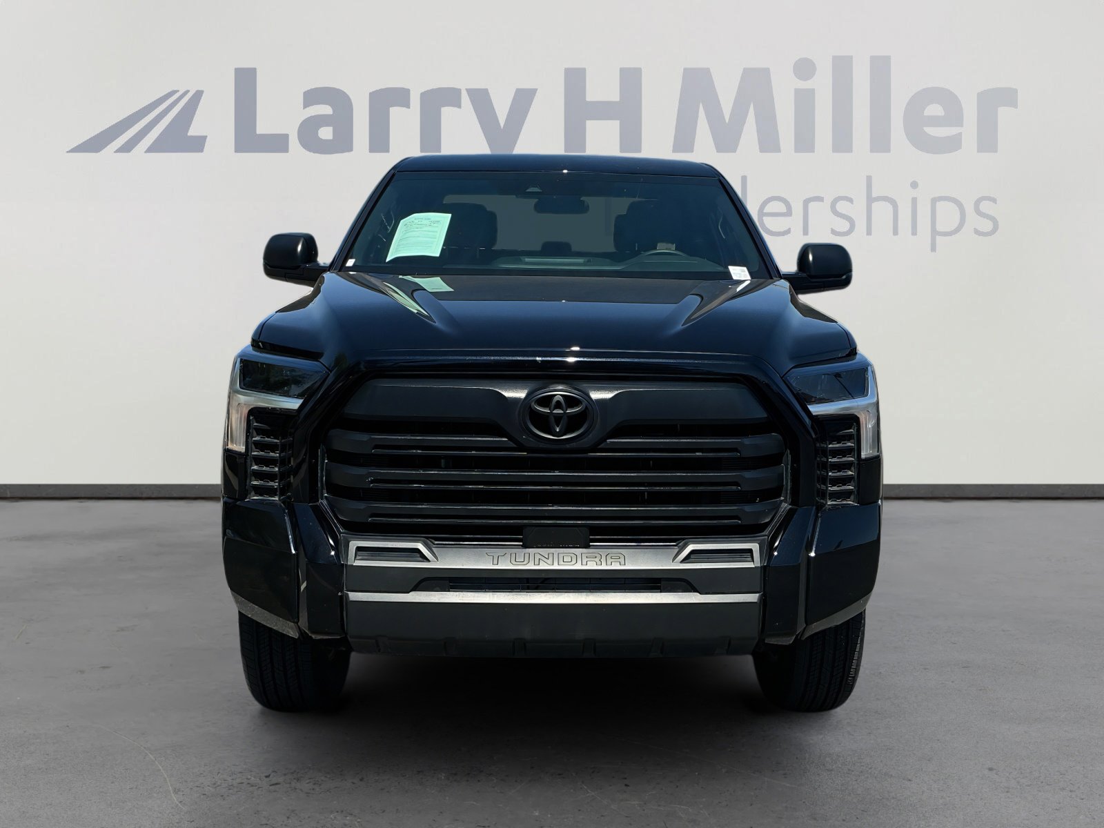 Used 2025 Toyota Tundra SR5 AWD/4WD image 8