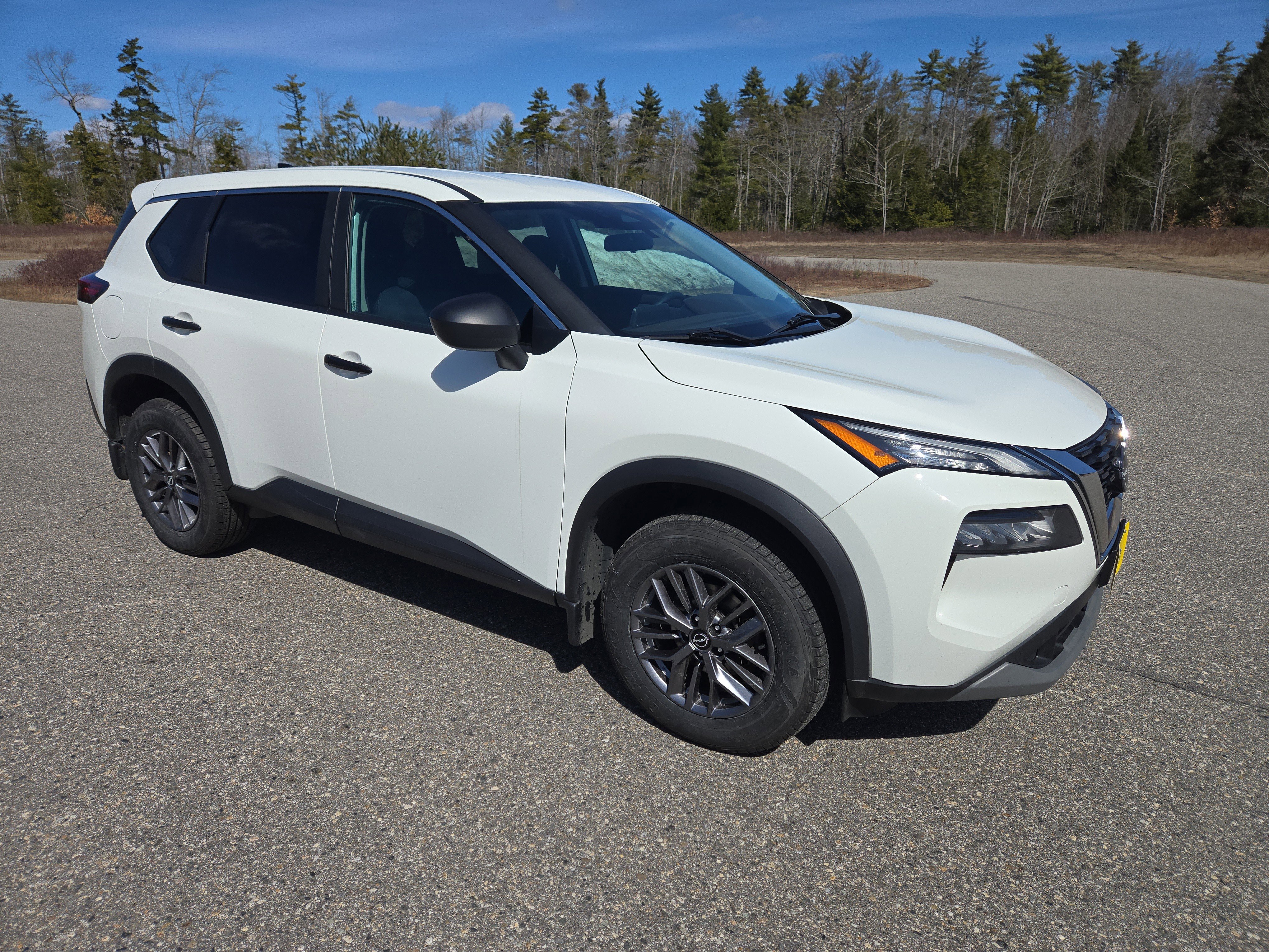 Used 2023 Nissan Rogue S image 3