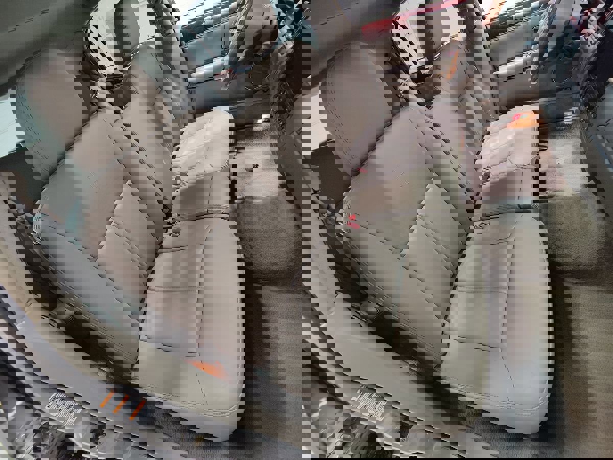 Used 2004 Lincoln Town Car Ultimate image 13