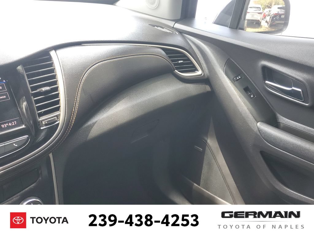 Used 2020 Chevrolet Trax LT w/ Sun & Sound Package FWD image 36