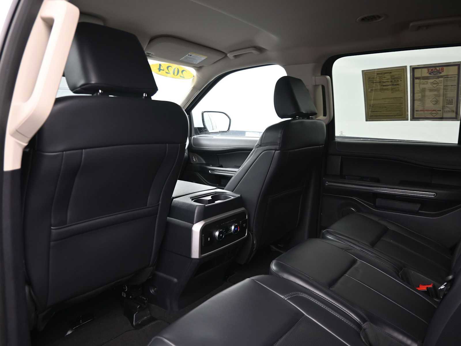 Used 2024 Ford Expedition XLT image 15