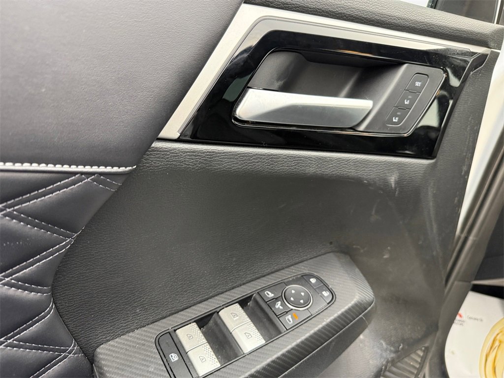 Used 2023 Mitsubishi Outlander SEL Black Edition image 14