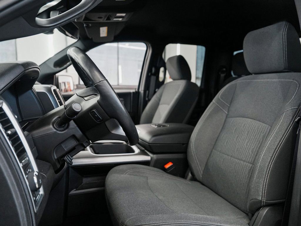 Used 2022 RAM 1500 Classic Warlock w/ Ceramic Gray Warlock Package image 28