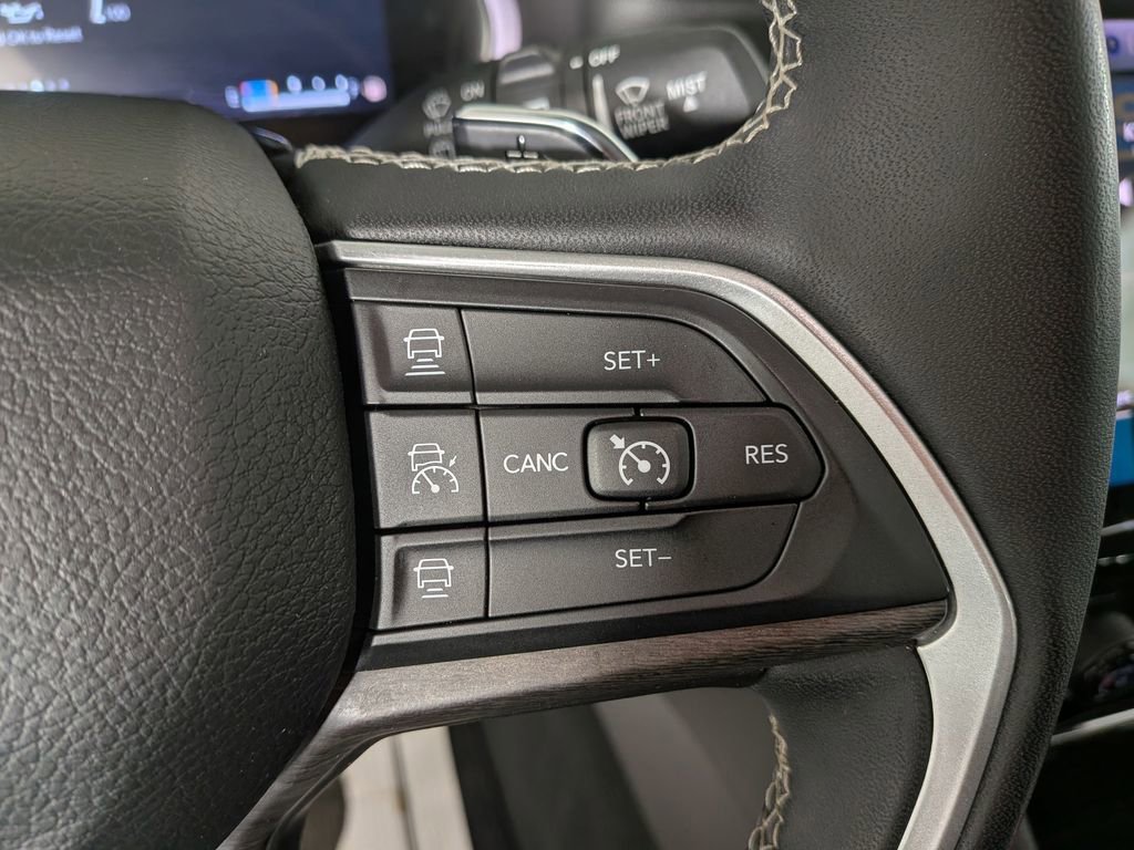 Certified 2023 Jeep Grand Cherokee L Limited image 24