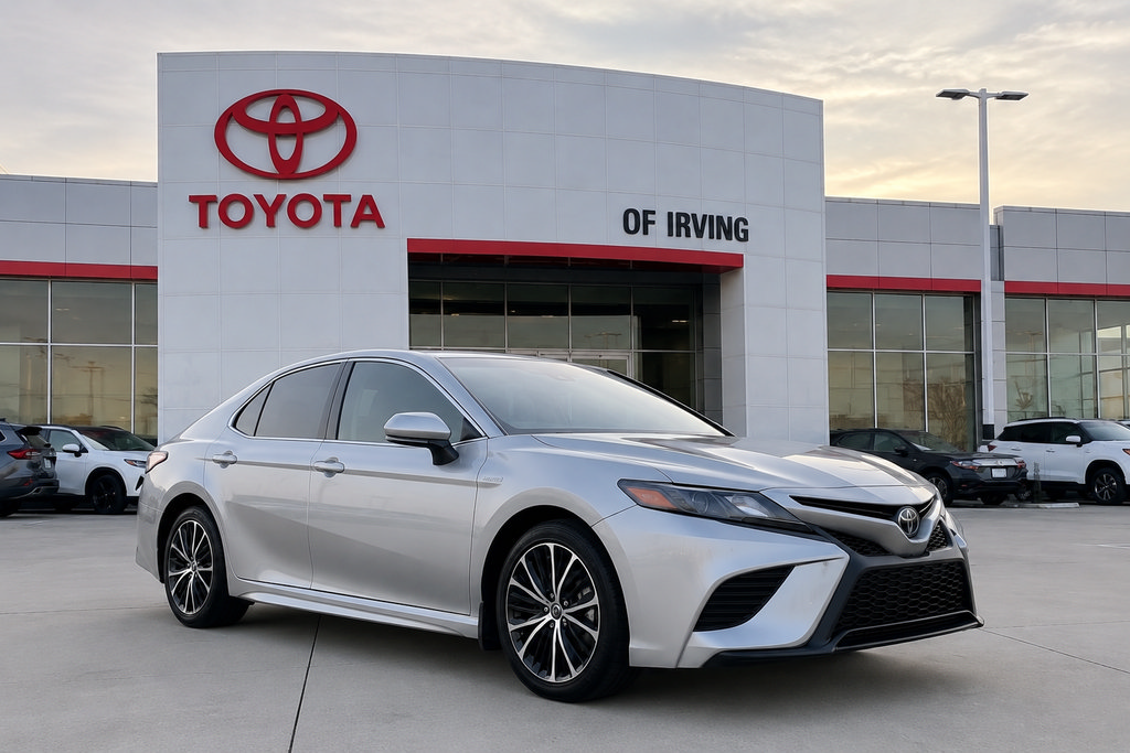 Used 2024 Toyota Camry SE FWD image 2